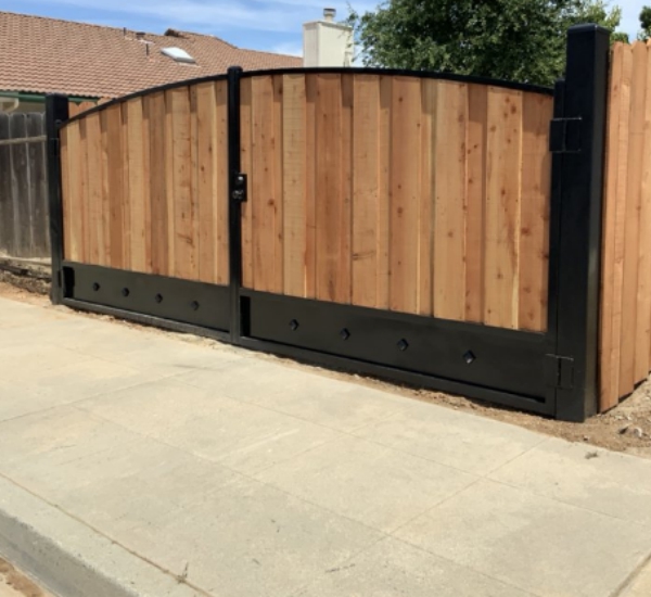 Redwood Fence services Fresno